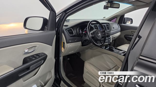 Kia Carnival 11-seater Luxury 2015 — фото 10