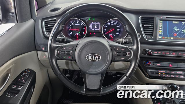 Kia Carnival 11-seater Luxury 2015 — фото 17