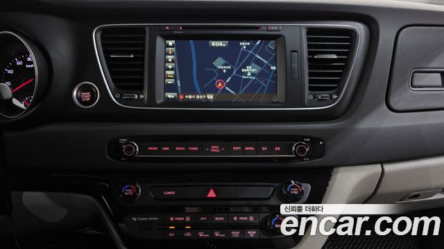 Kia Carnival 11-seater Luxury 2015 — фото 18