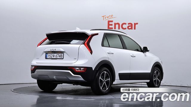 Kia Niro Prestige 2024 — фото 2