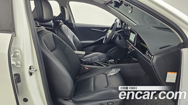 Kia Niro Prestige 2024 — фото 11