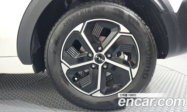 Kia Niro Prestige 2024 — фото 21