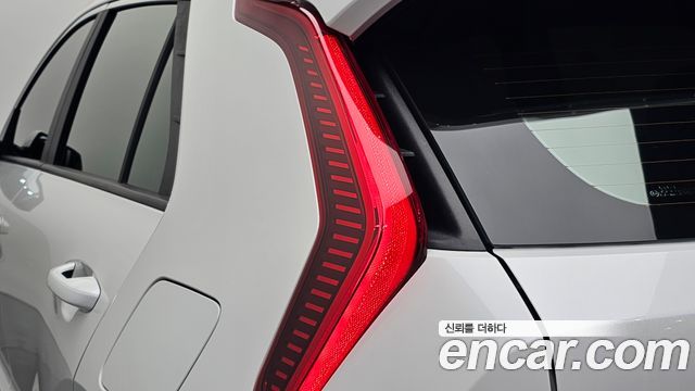 Kia Niro Prestige 2024 — фото 23