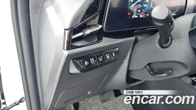 Kia Niro Prestige 2024 — фото 28