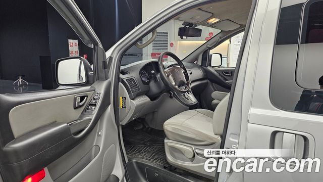 Hyundai Grand Starex Wagon 11-Seater Modern 2019 — фото 10