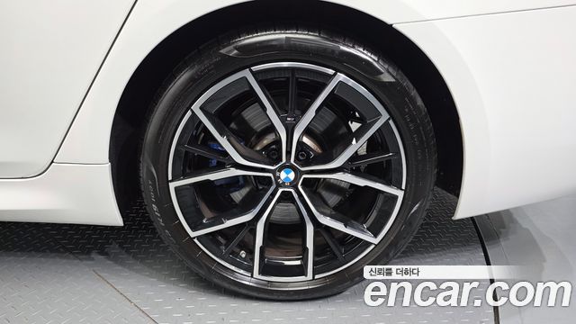 BMW 5 Series (G30) 530i xDrive M Sport Package 2023 — фото 5