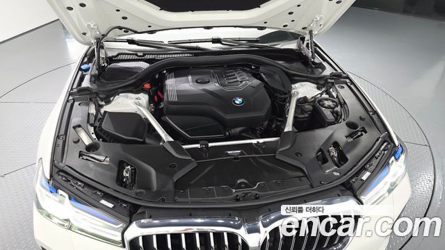 BMW 5 Series (G30) 530i xDrive M Sport Package 2023 — фото 6