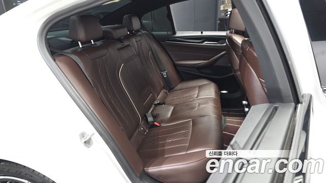 BMW 5 Series (G30) 530i xDrive M Sport Package 2023 — фото 12