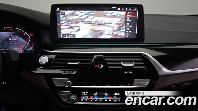 BMW 5 Series (G30) 530i xDrive M Sport Package 2023 — фото 15