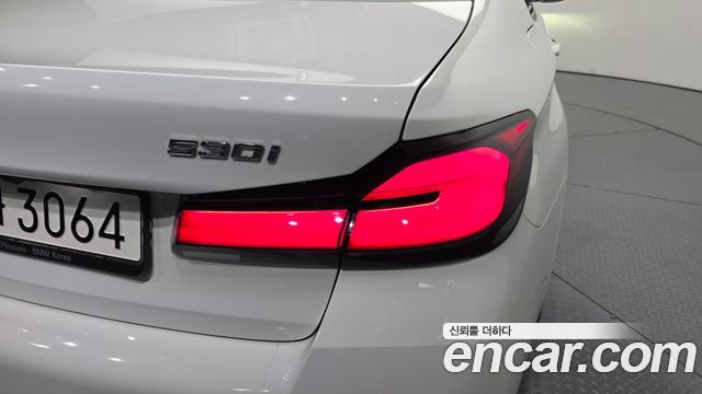 BMW 5 Series (G30) 530i xDrive M Sport Package 2023 — фото 23