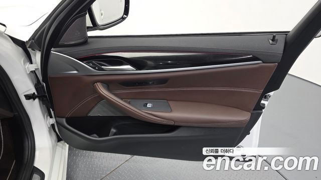 BMW 5 Series (G30) 530i xDrive M Sport Package 2023 — фото 24