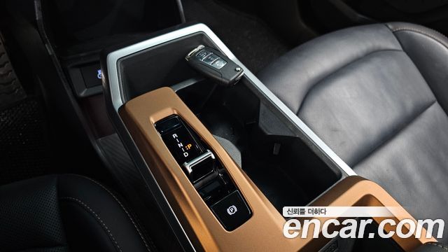 KG Mobility (SsangYong) Torres EVX E7 2024 — фото 9
