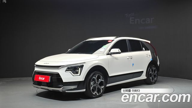 Kia Niro Signature 2022 — фото 1