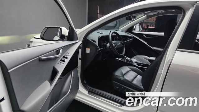 Kia Niro Signature 2022 — фото 10