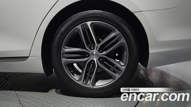 Hyundai Grandeur (IG) 3.0 Exclusive 2018 — фото 21