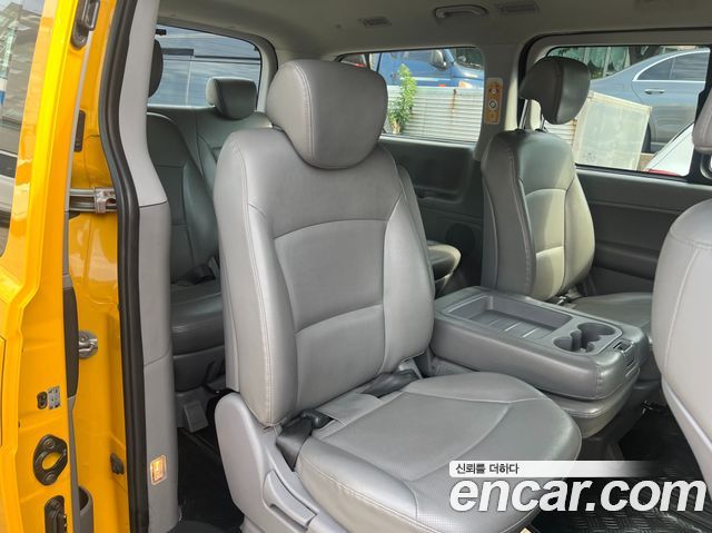 Hyundai Grand Starex School Bus 2019 — фото 15