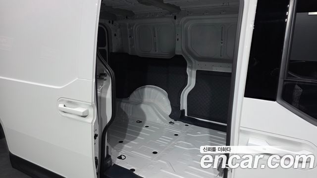 Kia PV5 Cargo Long Long Range Basic 2026 — фото 12