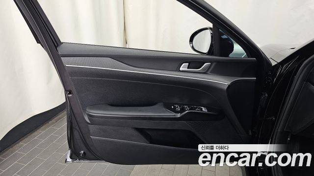 Kia K5 (III) 2.0 Prestige 2024 — фото 24