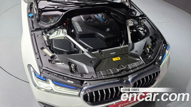 BMW 5 Series (G30) 530e M Sport 2021 — фото 6