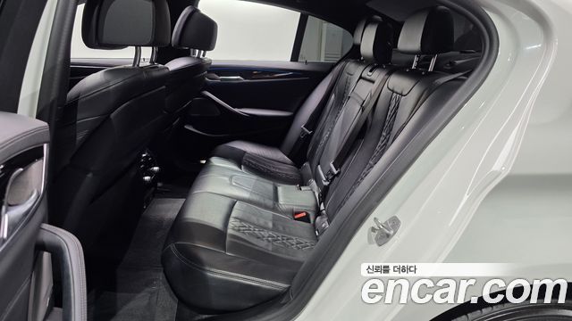 BMW 5 Series (G30) 530e M Sport 2021 — фото 11