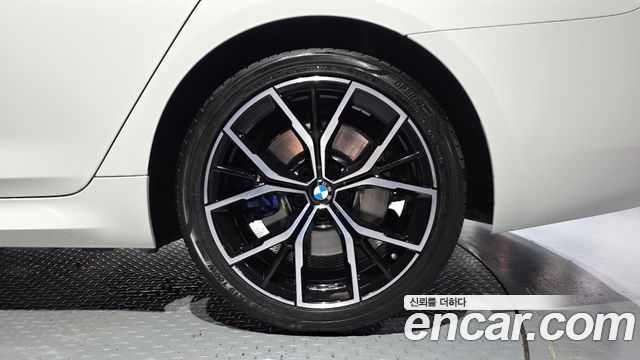 BMW 5 Series (G30) 530e M Sport 2021 — фото 21