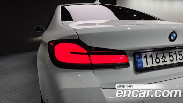 BMW 5 Series (G30) 530e M Sport 2021 — фото 23
