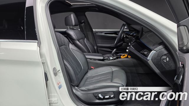 BMW 5 Series (G30) 530e M Sport 2021 — фото 26