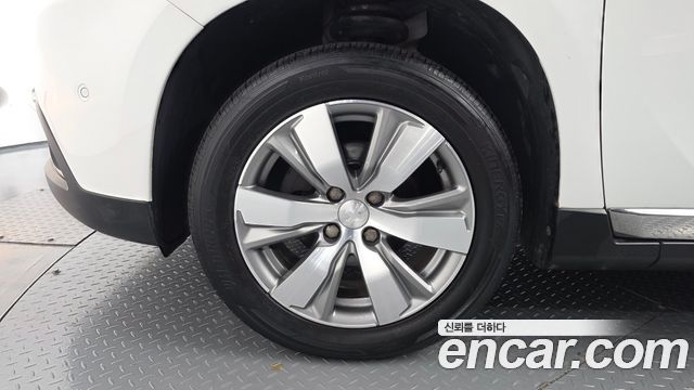 Peugeot 2008 1.6 e-HDi Feline L 2015 — фото 5