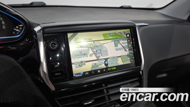 Peugeot 2008 1.6 e-HDi Feline L 2015 — фото 14