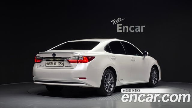 Lexus ES300h premium XV60 2016 — фото 2