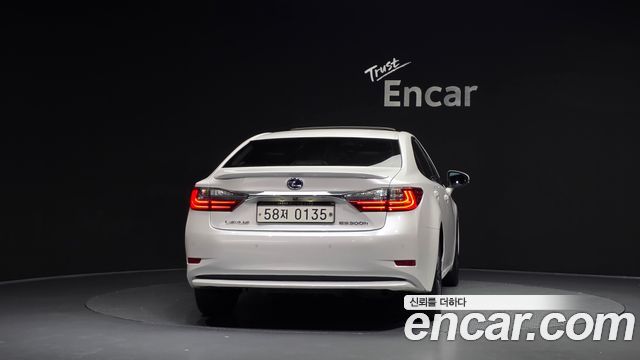 Lexus ES300h premium XV60 2016 — фото 4
