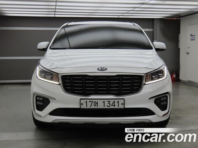 Kia Carnival 9-Seater Prstige 2019 — фото 2