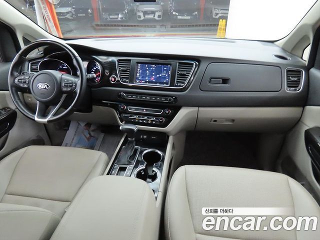 Kia Carnival 9-Seater Prstige 2019 — фото 5