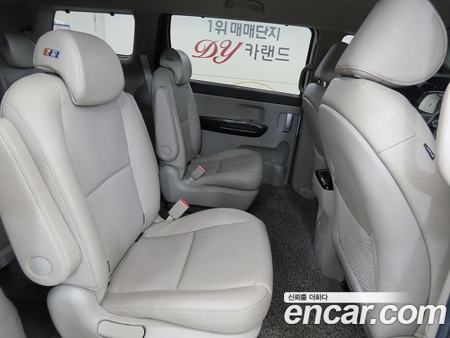Kia Carnival 9-Seater Prstige 2019 — фото 7