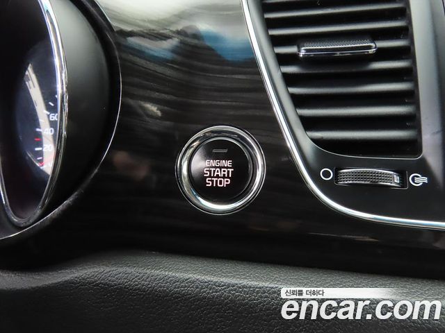 Kia Carnival 9-Seater Prstige 2019 — фото 17