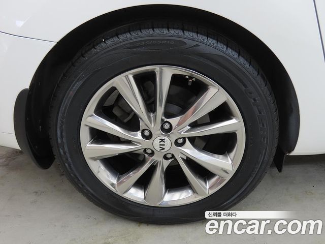 Kia Carnival 9-Seater Prstige 2019 — фото 24