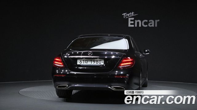 Mercedes-Benz E-Class (W213) E300 AMG Line 2019 — фото 4