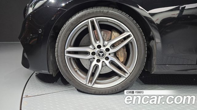 Mercedes-Benz E-Class (W213) E300 AMG Line 2019 — фото 5