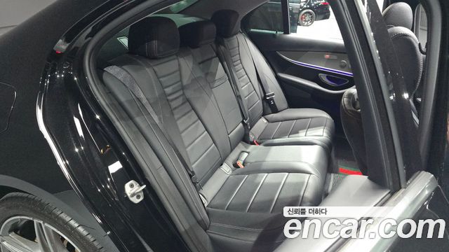 Mercedes-Benz E-Class (W213) E300 AMG Line 2019 — фото 11