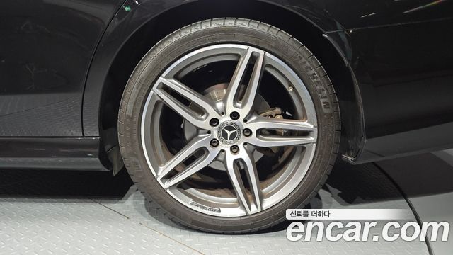 Mercedes-Benz E-Class (W213) E300 AMG Line 2019 — фото 21