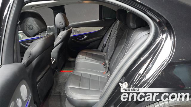 Mercedes-Benz E-Class (W213) E300 AMG Line 2019 — фото 26