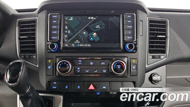 Hyundai Solati 15-seater Luxury 2025 — фото 13