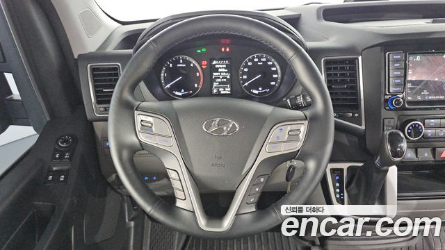 Hyundai Solati 15-seater Luxury 2025 — фото 14