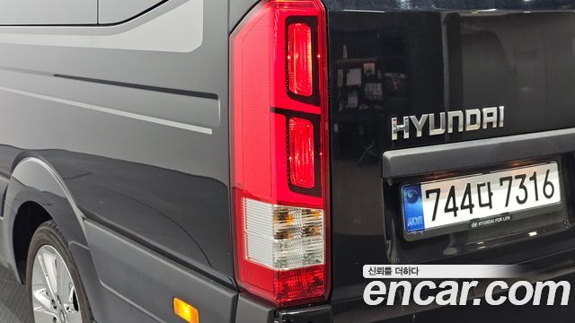 Hyundai Solati 15-seater Luxury 2025 — фото 23