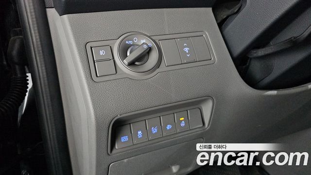Hyundai Solati 15-seater Luxury 2025 — фото 27