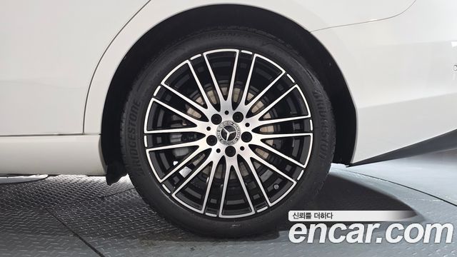 Mercedes-Benz C-Class (W206) C300 4MATIC Avantgarde 2024 — фото 21
