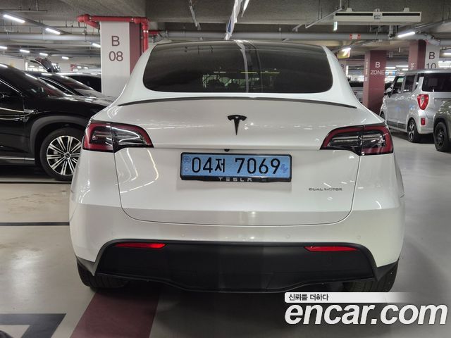 Tesla Model Y Long Range AWD 2022 — фото 4