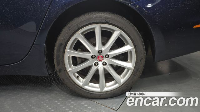 Jaguar XJ 3.0D Premium Luxury LWB X351 2014 — фото 21