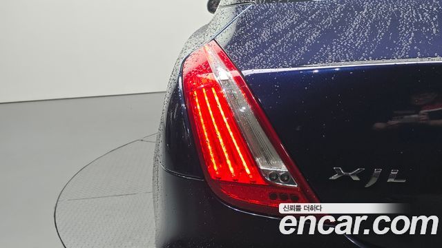 Jaguar XJ 3.0D Premium Luxury LWB X351 2014 — фото 23