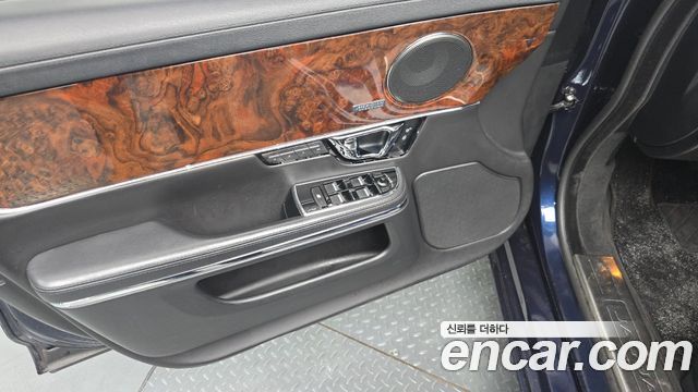 Jaguar XJ 3.0D Premium Luxury LWB X351 2014 — фото 24
